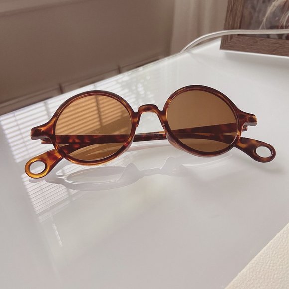 Retro Vintage Keyhole Sunglasses in Tortoise Shell Brown - Picture 1 of 6